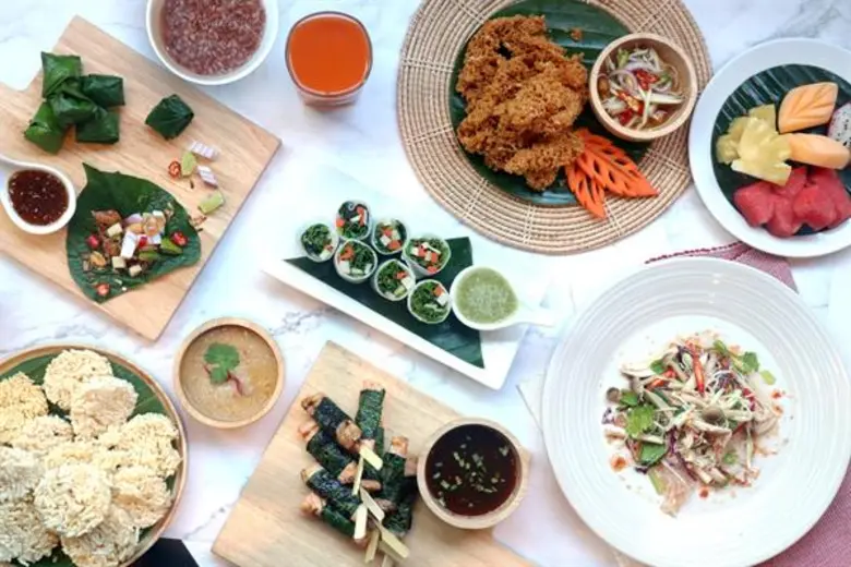 บูลสไปซ์ บุฟเฟต์ข้าวต้มโต้รุ่งเจ้าเดียวใน...