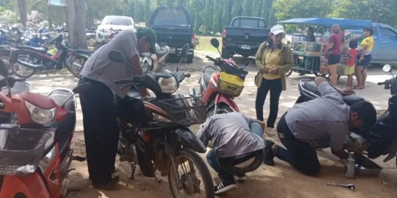 หน่วยเคลื่อนที่ให้บริการประชาชน "คลินิกผลิตภาพแรงงานสัญจร" ครั้งที่ 8 บริการตรวจซ่อมรถจักรยานยนต์