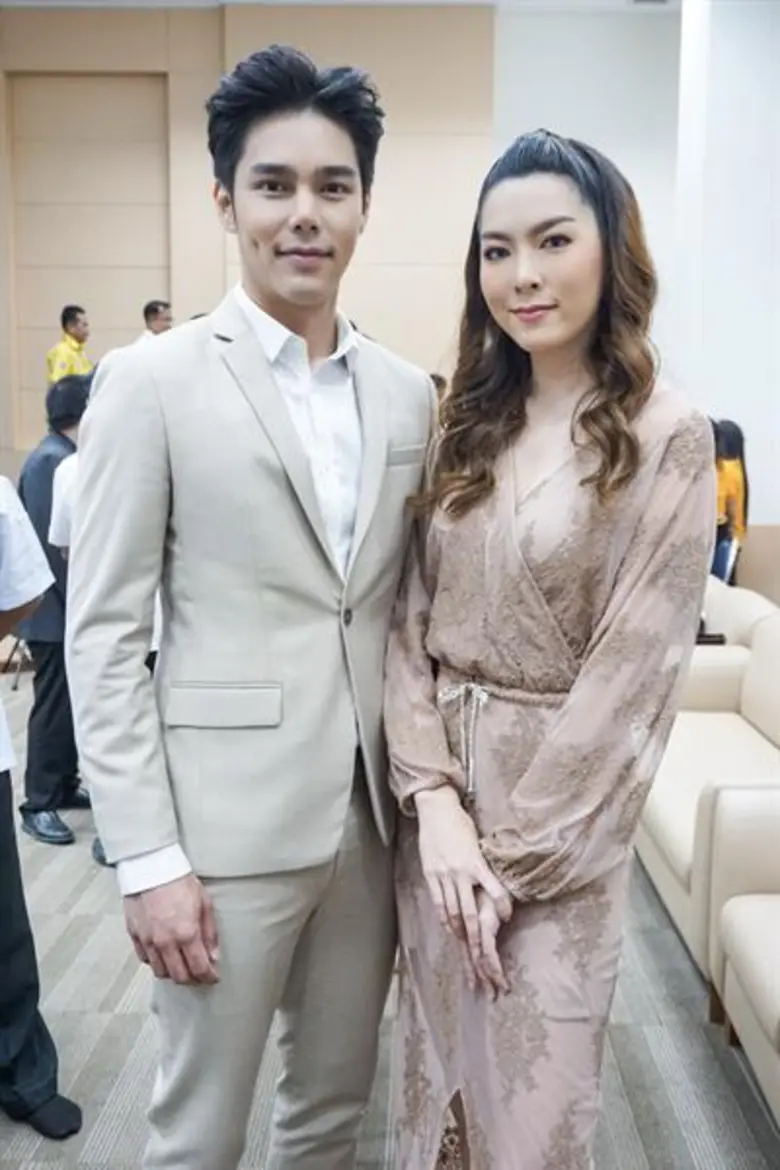 “กิฟ-บูม”แท็กทีม”มิ้งค์-โน่-ตาต้าร์” บุก จ.อุดรธานี เรียนรู้แพทย์แผนไทย