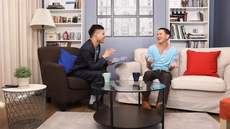 ถือว่าเป็นนักร้องไอดอลของใครหลายๆ คนสำหรั...