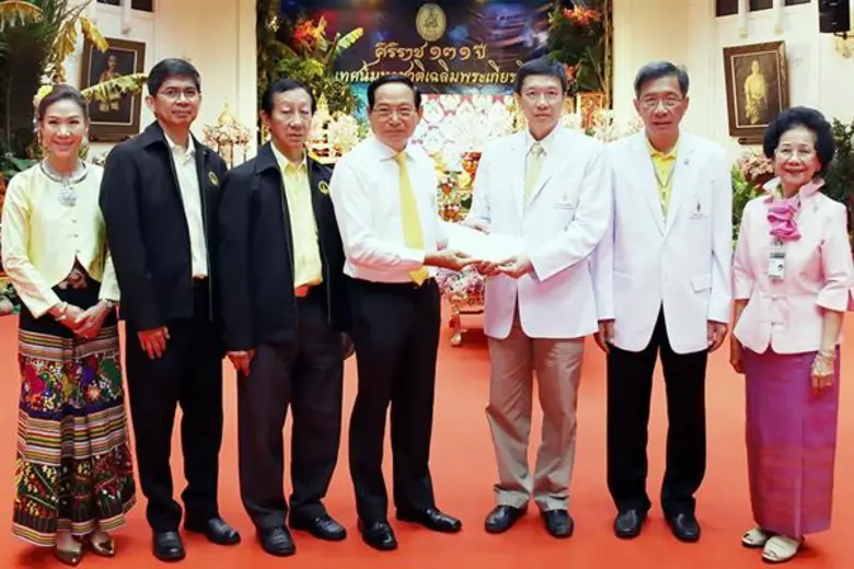 บริษัท ช.การช่าง จำกัด (มหาชน) นำโดยนายปล...