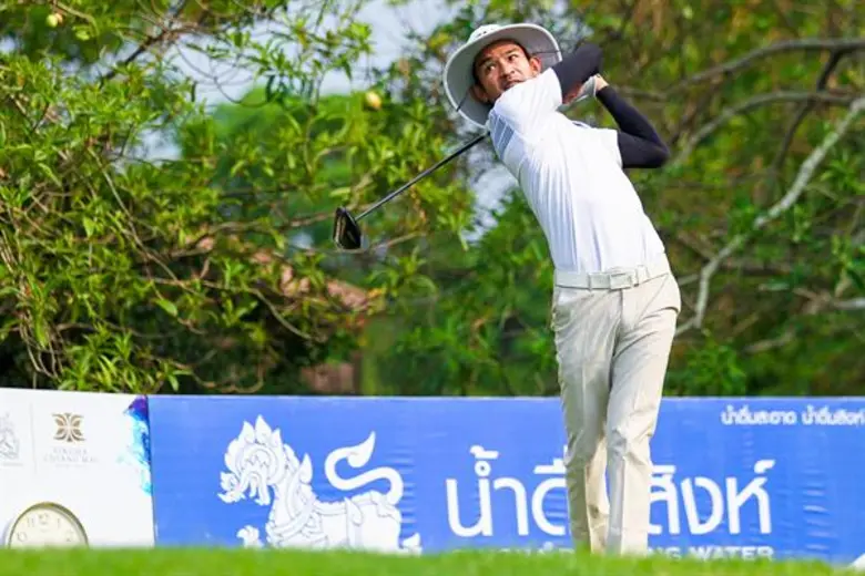 กอล์ฟสิงห์เชียงใหม่โอเพ่นแข่งวันแรกไม่จบ รัฐธีร์ หวด 6 อันเดอร์พาร์รั้งผู้นำเดี่ยว