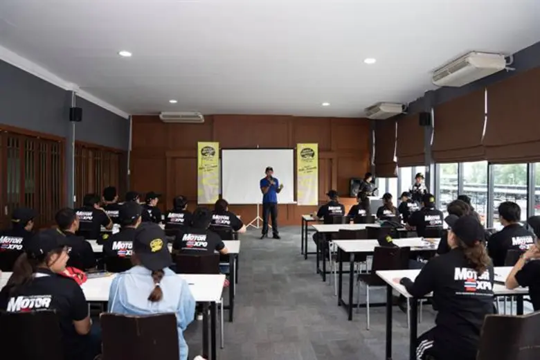 โครงการ "ขับเป็น...ขับปลอดภัย กับ สื่อสาก...