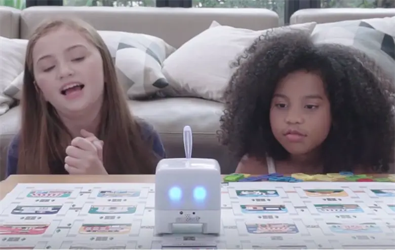 mojobot บอร์ดเกมเพื่อการเรียนรู้การเขียนโปรแกรมคอมพิวเตอร์ พัฒนาโดยคนไทย ขอระดมทุนผ่านคราวด์ซอร์สซิ่งชื่อดังใน kickstarter.com