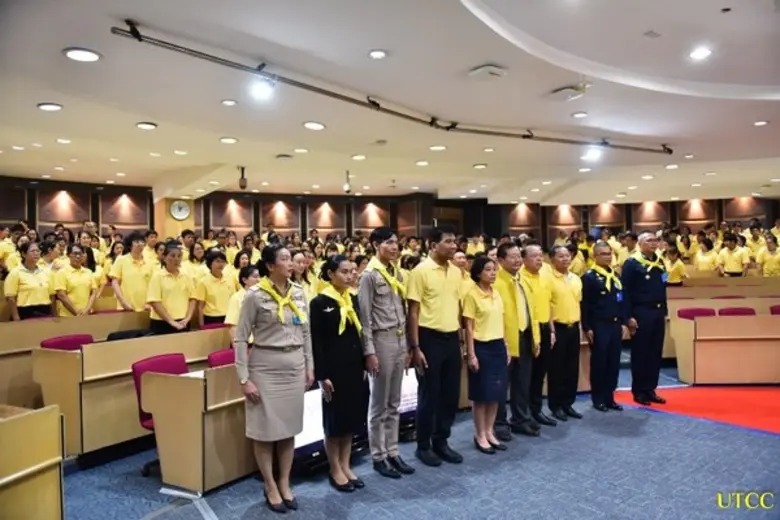 รศ.ดร.เสาวณีย์ ไทยรุ่งโรจน์ อธิการบดี พร้...