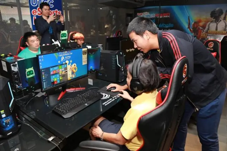 ม.หอการค้าไทย จับมือกลุ่มทรู เปิดตัว UTCC eSports Lab by True ห้องแล็บอีสปอร์ตครั้งแรกในไทย