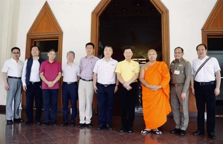 พระโสภณวชิราภรณ์ ผู้ช่วยเจ้าอาวาสวัดอรุณร...