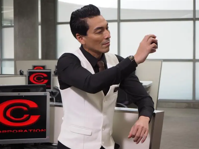 สลัดคราบนักร้องร็อคสุดเท่ห์ มารับบทแวมไพร...