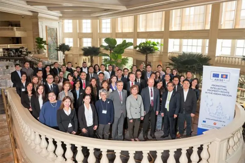 - การปลอมแปลงสินค้าและการละเมิดลิขสิทธิ์ม...