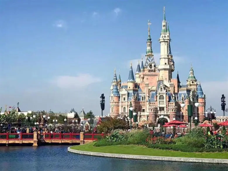 “ใคร ๆ ก็ออกไปท่องโลกกว้างได้ด้วยวิธีกิน-เที่ยวอย่างสบาย ๆ ชิว ๆ” ทราเวลโลก้า แนะนำ 5 เคล็ดลับในการวางแผนท่องเที่ยวช่วงวันหยุดด้วยงบประหยัด พร้อมสถานที่ท่องเที่ยวห้ามพลาด