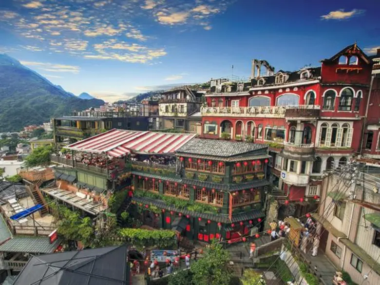 “ใคร ๆ ก็ออกไปท่องโลกกว้างได้ด้วยวิธีกิน-เที่ยวอย่างสบาย ๆ ชิว ๆ” ทราเวลโลก้า แนะนำ 5 เคล็ดลับในการวางแผนท่องเที่ยวช่วงวันหยุดด้วยงบประหยัด พร้อมสถานที่ท่องเที่ยวห้ามพลาด