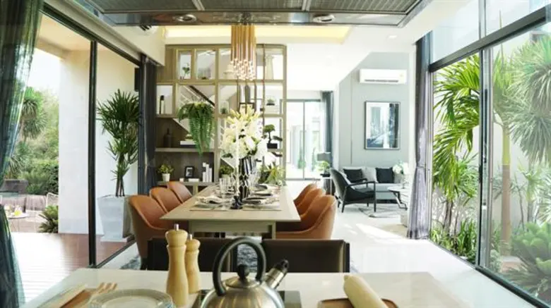 “ธนาสิริ กรุ๊ป” ผลงานออกแบบโดดเด่น คว้ารางวัลพระราชทาน โครงการอสังหาริมทรัพย์เพื่อคุณภาพชีวิตดีเด่น จากโครงการธนาฮาบิแทต ปิ่นเกล้า-สิรินธร พร้อมสู้ศึกบ้านหรู