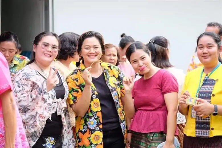 จิตแพทย์ ชวน “ร้องเพลงขณะอาบน้ำ” ชี้ช่วยลดเครียด ความจำดีขึ้น ต้านเศร้า เหงา ลดหลงลืม