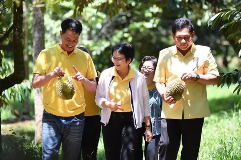 มกอช. ลงพื้นที่เยี่ยมกลุ่มเกษตรกรแปลงใหญ่ทุเรียน ตราด