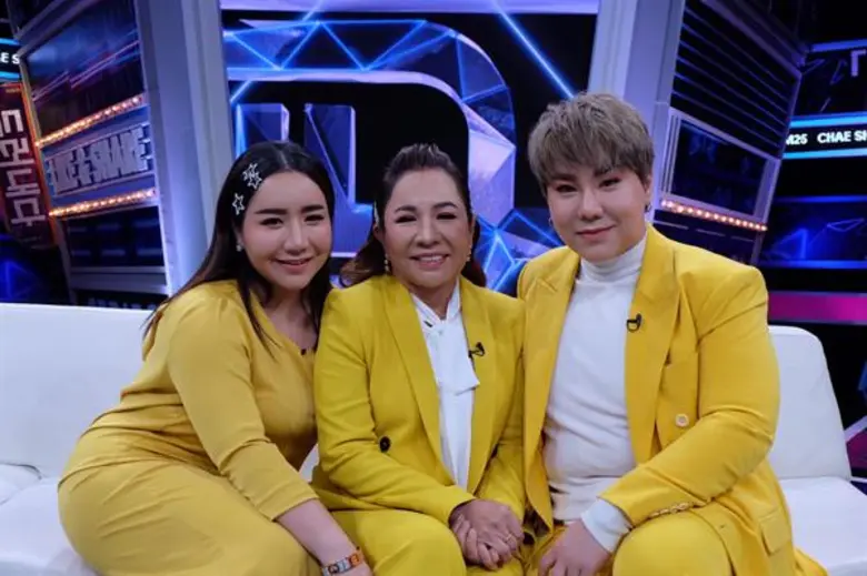 “บุ๊คโกะ” ควักเงินกว่า 2 ล้าน พาแม่วัย 65 ไปอัพสวยทั้งหน้าที่เกาหลี