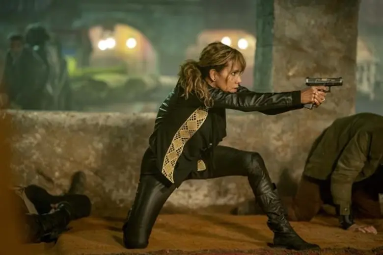 Movie Guide: ทุ่มสุดตัว! "ฮัลลี่ เบอร์รี่" ถึงขั้นซี่โครงหัก ซ้อมคิวบู๊โหดก่อนถ่ายทำ "JOHN WICK: CHAPTER 3 – PARABELLUM"