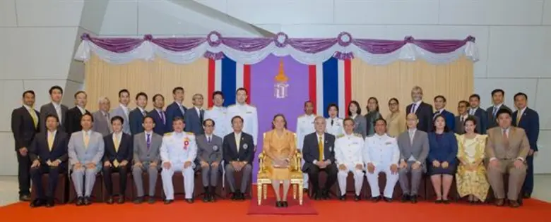 นายสุทธิรักษ์ เสถียรภาพอยุทธ์ (แถวนั่งที่...