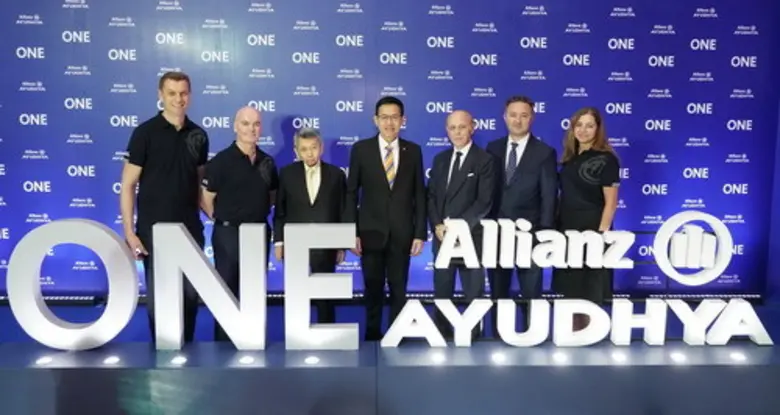 ดร.สุทธิพล ทวีชัยการ (กลาง) เลขาธิการคณะก...