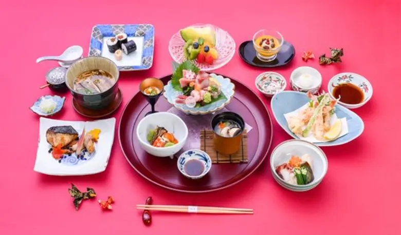 ห้องอาหารยามาซาโตะ (Yamazato) โรงแรม ดิ โ...