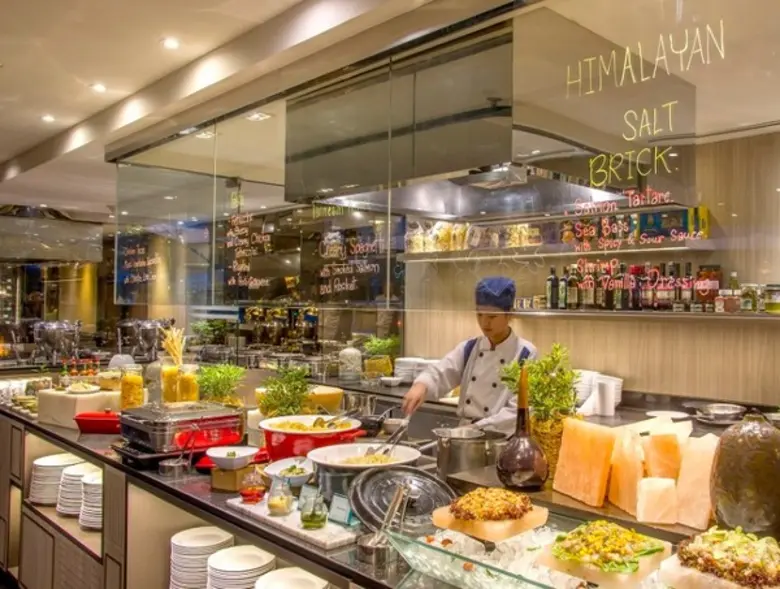 ทีมพ่อครัวโรงแรมชาเทรียม ริเวอร์ไซด์ กรุง...