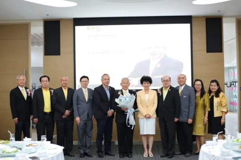 อธิการบดีม.ศรีปทุม พร้อมด้วยคณะผู้บริหาร ...