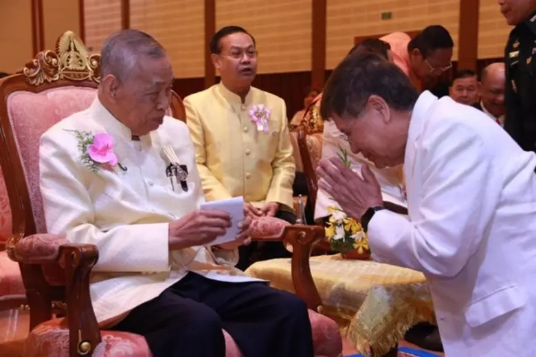 ที่ปรึกษาอธิการบดี ม.ศรีปทุม ถวายสักการะท่านเจ้าประคุณสมเด็จพระพุทธโฆษาจารย์ (ป.อ.ปยุตฺโต) งานทำบุญอายุวัฒนมงคล 90ปี ศ.พิเศษจำนงค์ ทองประเสริฐ ราชบัณฑิต