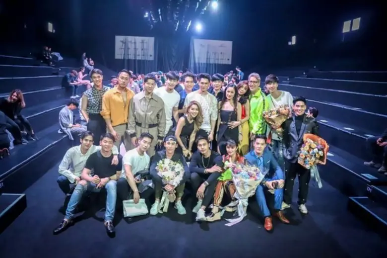 “ทิว นรรัตน์” ปรากฏตัวอย่างเฉิดฉายในงานรันเวย์แฟชั่นวีคระดับโลก BIFW 2019