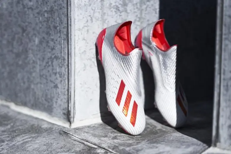 อาดิดาส ฟุตบอล เปิดตัว “302 รีไดเร็ค แพ็ค” ชูโรงด้วย “เนเมซิซ 19” โฉมใหม่ เพื่อการเคลื่อนที่อย่างสมบูรณ์แบบ