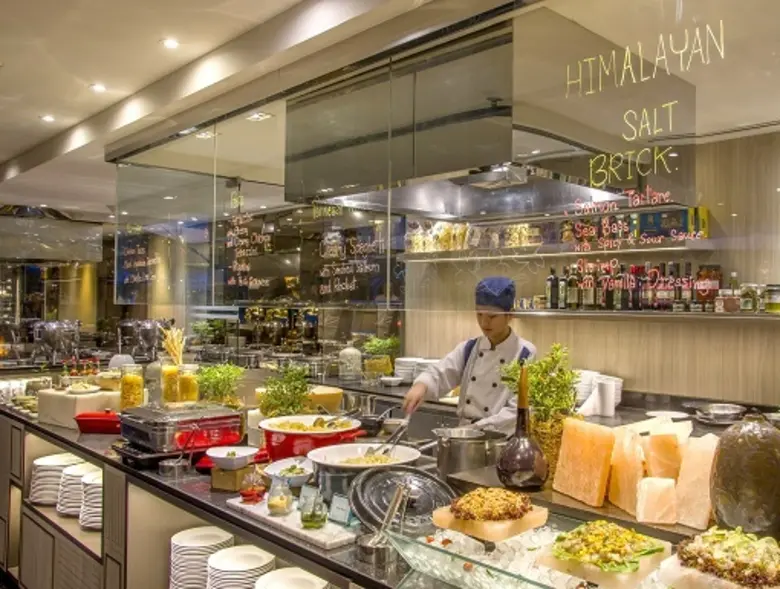 ทีมพ่อครัวโรงแรมชาเทรียม ริเวอร์ไซด์ กรุง...