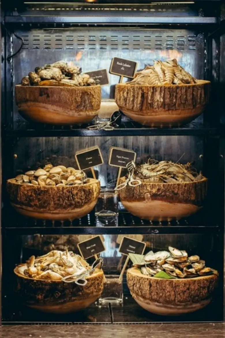 บุฟเฟ่ต์อาหารทะเล “ปากน้ำ ซีฟู้ด มาร์เกต” ที่พระยา คิทเช่น	