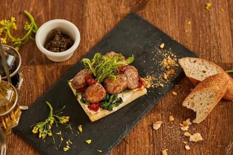 เชฟโรแบร์โต พานารีเอลโล่ เชฟประจำห้องอาหา...