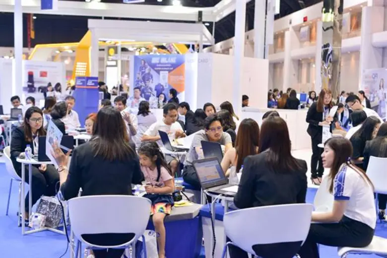 แบงก์ นอนแบงก์ ประกัน บล. บลจ. ทุ่มโปรโมช...