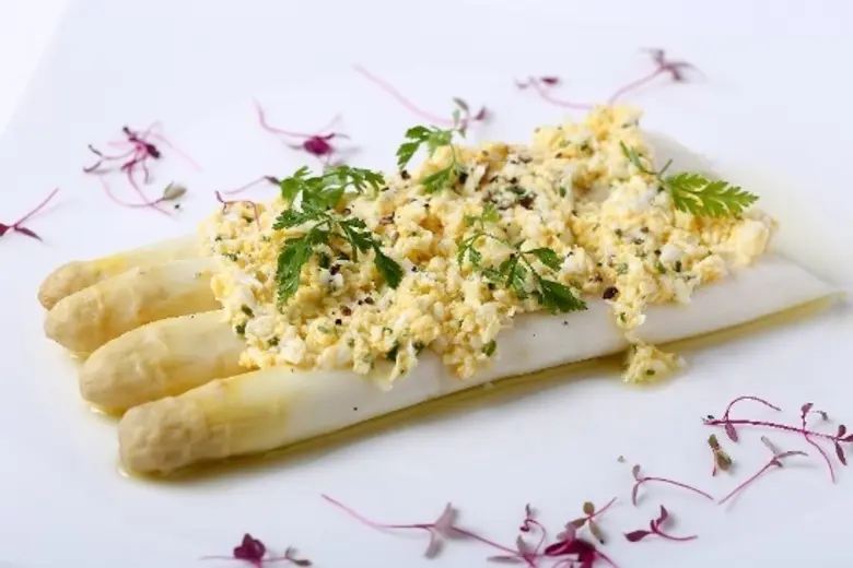 สัมผัสความอร่อยของราชินีแห่งหน่อไม้จากฝรั่งเศส กับเทสติ้งเมนู"หน่อไม้ฝรั่งขาว” ณ ห้องอาหารเรดสกาย