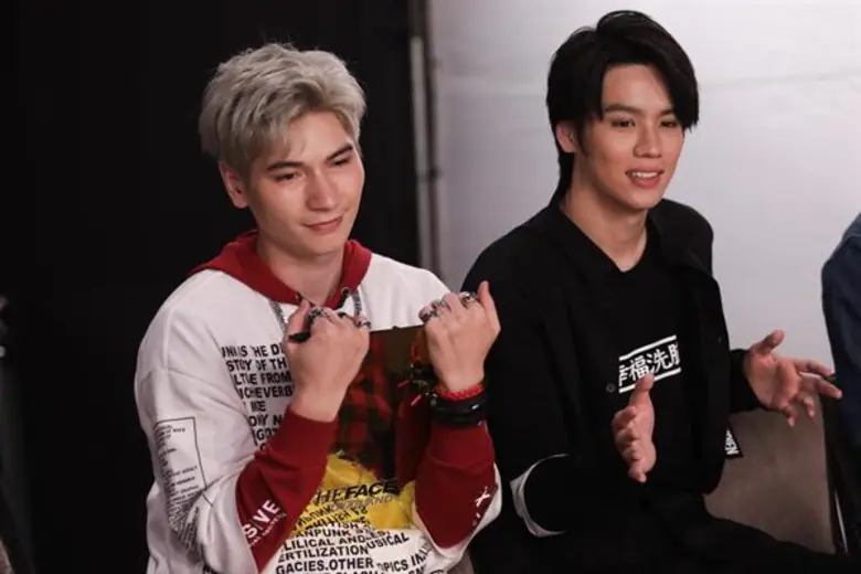 เป็นทุกอย่างให้เธอล้าวววว !!! คงต้องร้องเ...