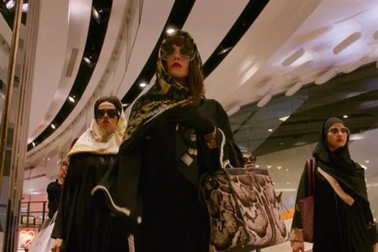 Movie Guide: “โรแมง กาฟรัส” ผู้กำกับคลื่นลูกใหม่ บินตรงจาก ฝรั่งเศส เปิดตัว “The World is Yours” ในไทย พร้อมร่วมลงนามถวายพระพร ชัยมงคล เนื่องในพระราชพิธีบรมราชาภิเษก ในหลวง รัชกาลที่ 10