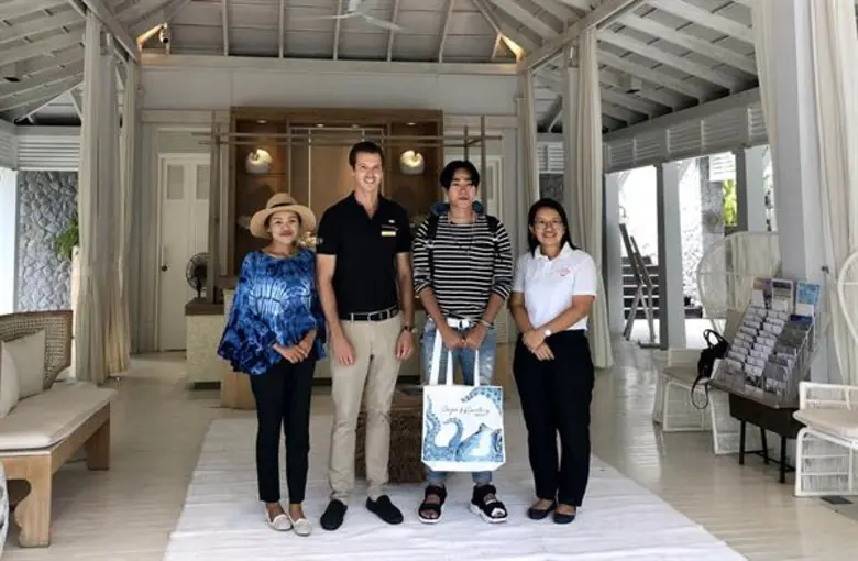 มร.ทิโม่ เคว้นซ์ลี่ ผู้จัดการทั่วไป โรงแร...