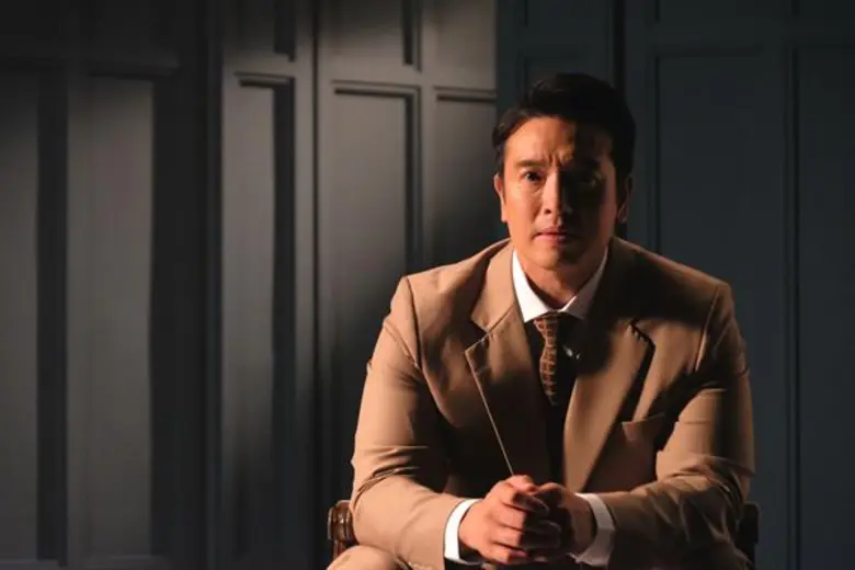 เคยโชว์ฝีมือการแสดงละครเวทีครั้งแรกไว้ใน "ลอดลายมัง...