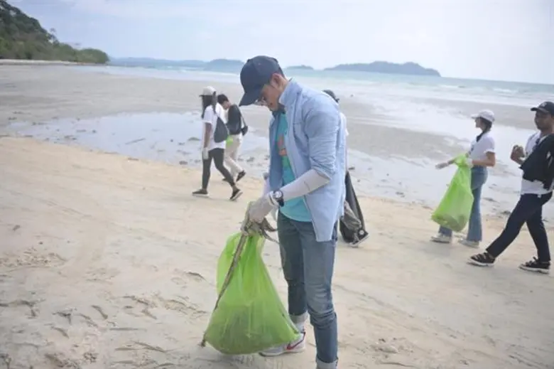 เกรท วรินทร พร้อมแฟนคลับ และจิตอาสาภาคเอก...