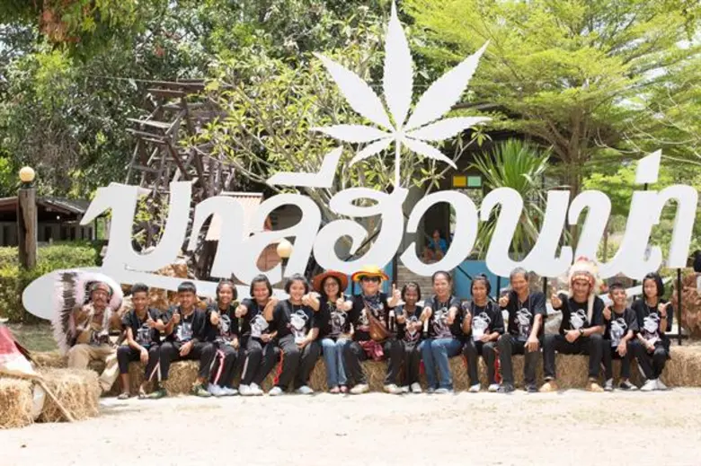 'มาลีฮวนน่า เอ็กซ์คลูซีฟ 4’ ครบเครื่องดนตรี กวี ศิลปะ 'บิว กัลยาณี’ หรอยแรง