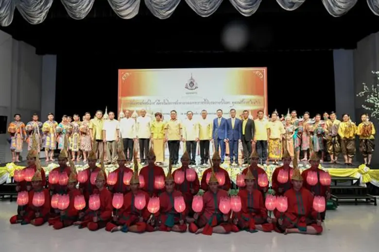 รัฐบาล จัดมหรสพสมโภช เนื่องในงานพระราชพิธีบรมราชาภิเษก