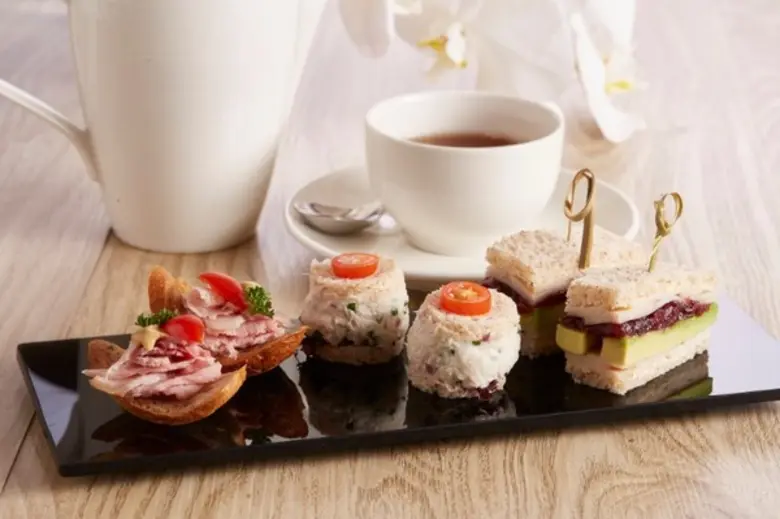 ดื่มด่ำสุนทรียรสแห่งการดื่มชายามบ่าย ณ ดิโพลแมท บาร์ โรงแรมคอนราด กรุงเทพฯ