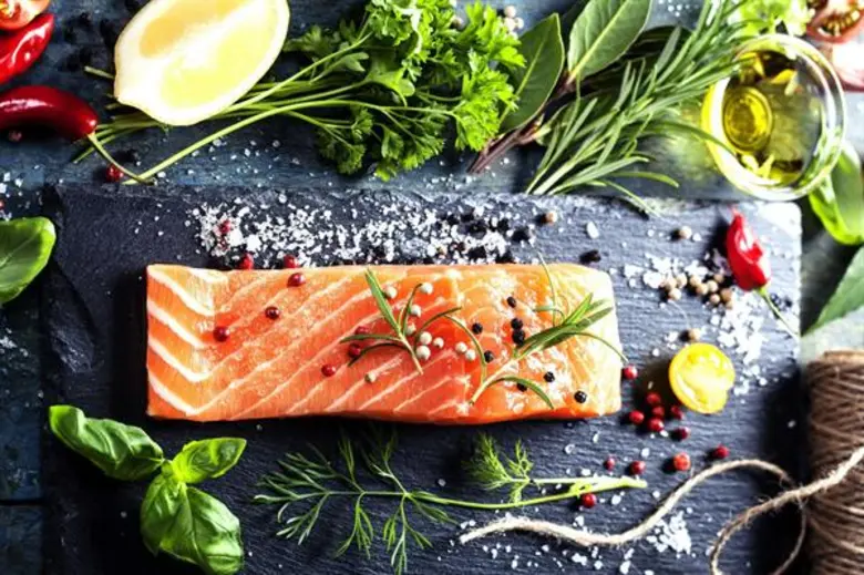 พร้อมเสิร์ฟความสดใหม่แห่งท้องทะเลที่โคสต์บีชคลับและบิสโทรณ โรงแรมเซ็นทาราแกรนด์บีชรีสอร์ทและวิลลา หัวหิน