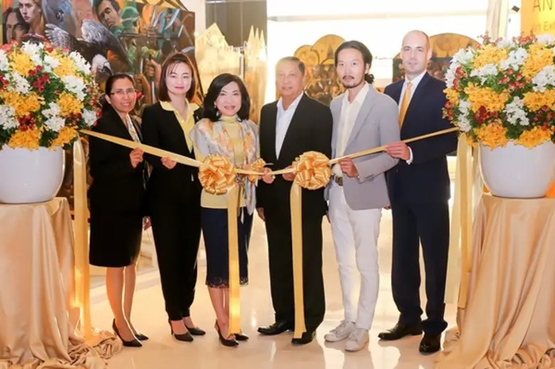 สุพัตรา จิราธิวัฒน์ (ที่ 3 จากซ้าย) รองปร...