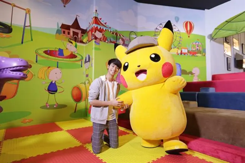 แฟนโปเกมอนห้ามพลาด! เตรียมเดินทางสู่เมืองไรม์ ซิตี้ พร้อมกับพระเอกสุดฮอต "ออกัส วชิรวิชญ์"ใน "โปเกมอน ยอดนักสืบพิคาชู ทีวีสเปเชียล" คืนวันพฤหัสบดีที่ 16 พ.ค. นี้