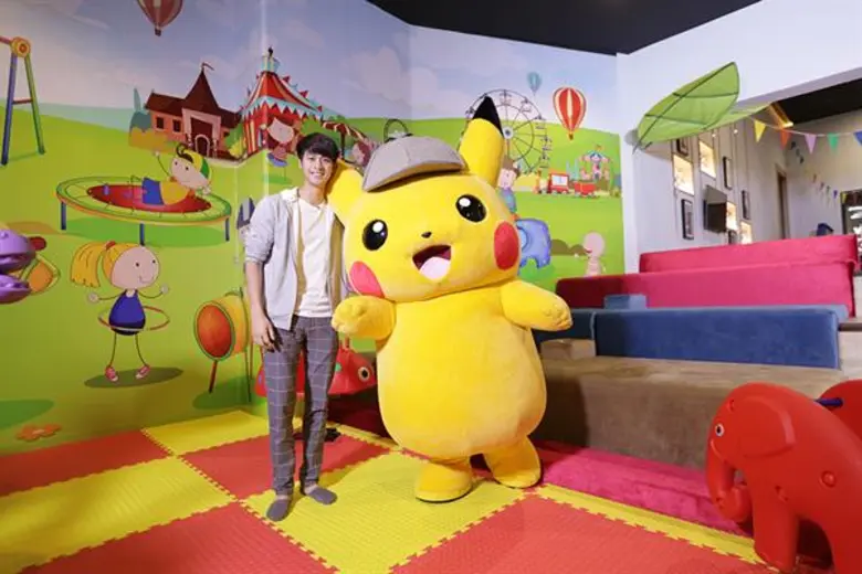 แฟนโปเกมอนห้ามพลาด! เตรียมเดินทางสู่เมืองไรม์ ซิตี้ พร้อมกับพระเอกสุดฮอต "ออกัส วชิรวิชญ์"ใน "โปเกมอน ยอดนักสืบพิคาชู ทีวีสเปเชียล" คืนวันพฤหัสบดีที่ 16 พ.ค. นี้