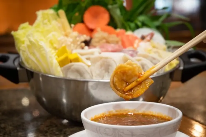 "สุกี้ยากี้ต้นตำรับ " เท็นเท็นสุกี้ โรงแร...