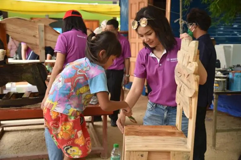 บ๊อช จับมือมูลนิธิมือต่อมือ เปิดศูนย์ชุมชน “เรือนม่วงมะปราง” ส่งเสริมผู้ด้อยโอกาสสร้างครอบครัวเข้มแข็ง ผ่านการพัฒนาทักษะอาชีพให้พึ่งพาตนเอง