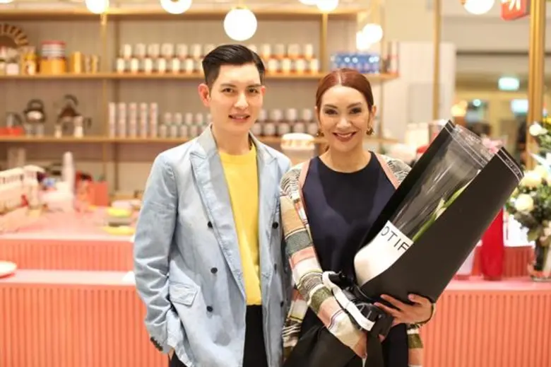 อิตาเลเซีย เทรดดิ้ง  ได้ทำการเปิดตัว Italasia Cafe ซึ่งนับเป็นธุรกิจรูปแบบใหม่แห่งแรก