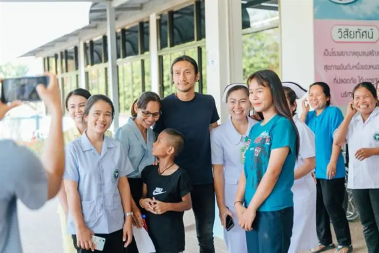 “ก้าวต่อไปด้วยพลังเล็กๆ” ขอเชิญชวนคนไทยทุกๆ ท่านร่วมวิ่งกับพี่ตูน และเหล่าคนดังใจดี เพื่อช่วยเหลือ 8 โรงพย?????าบาลชุมชนภาคอีสาน