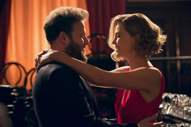 คนละชั้น คนละขั้ว สู่ความรักจับใจคุณจนอยู่หมัดขยี้ให้หนัก! ส่งตัวอย่าง “LONG SHOT” สุดโรแมนติก!“เซธ โรเกน” เสี่ยงจีบ “ชาร์ลิซ เธอรอน” ผู้หญิงตัวแม่แห่งอเมริกา